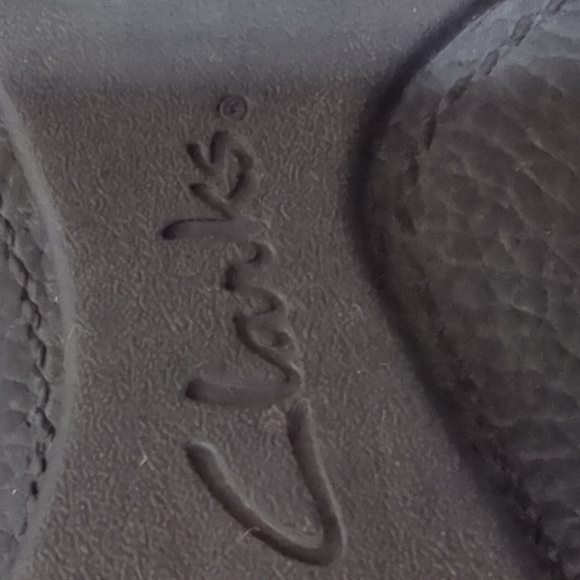 Clarks Bendable Dark Brown Leather Ankle Boots with Zipper - Picture 10 of 10